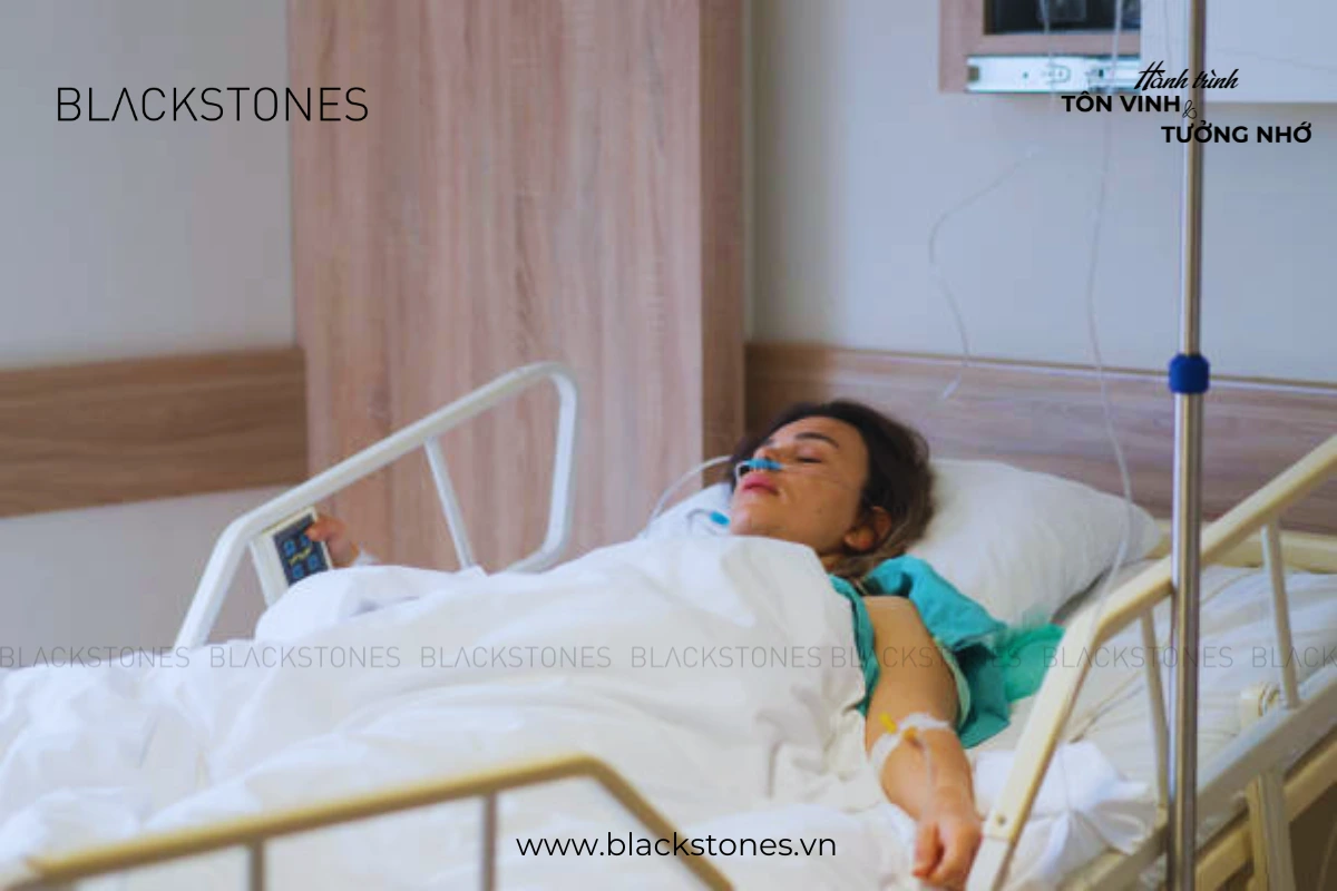 Bệnh nhân được điều trị trên giường bệnh ( ảnh minh họa)